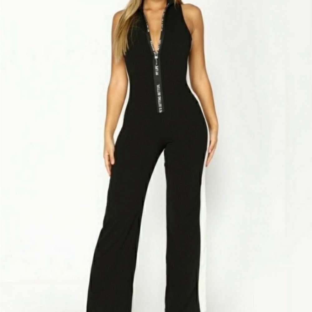 Fashion Nova Black & White Zipper Jumpsuit/Romper "Violetta Vibin" Size Small